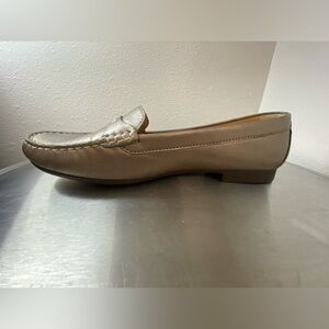 ECCO..... WOMENS Elegant Metallic Loafers